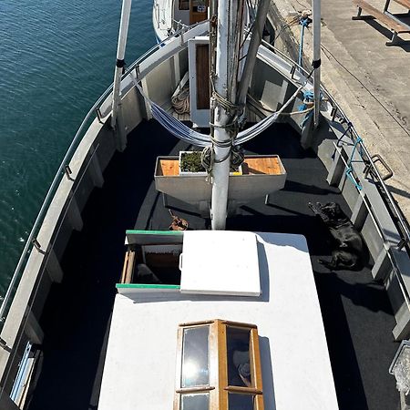 Varra Water - Unique Boat Accomodation - Bornholm - Fjaelstavn Neksø Extérieur photo