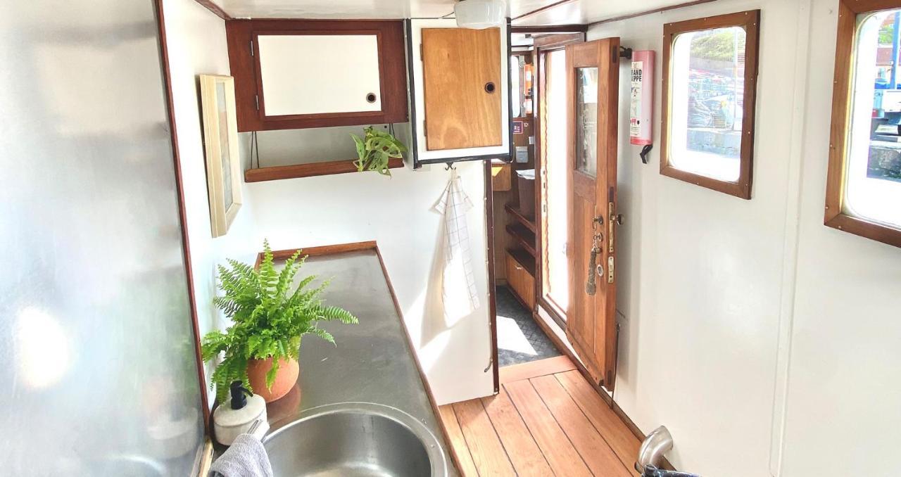 Varra Water - Unique Boat Accomodation - Bornholm - Fjaelstavn Neksø Extérieur photo