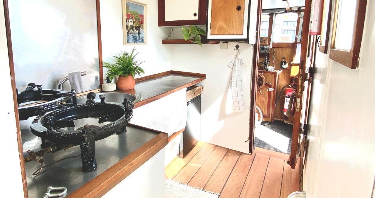 Varra Water - Unique Boat Accomodation - Bornholm - Fjaelstavn Neksø Extérieur photo