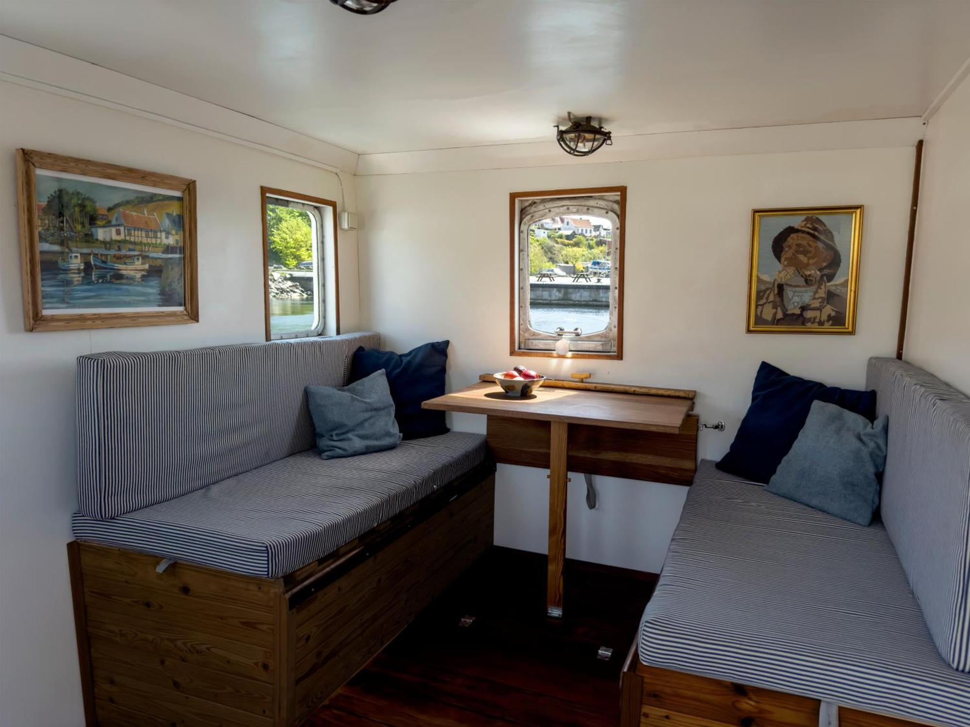 Varra Water - Unique Boat Accomodation - Bornholm - Fjaelstavn Neksø Extérieur photo